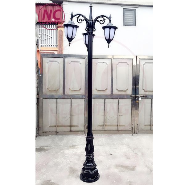 Cột đèn sân vườn 3 bóng 8 cột đèn 3 bóng, đèn sân vườn 3 bóng