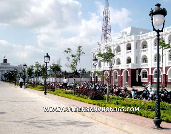 Đèn trang trí sân vườn nữ hoàng