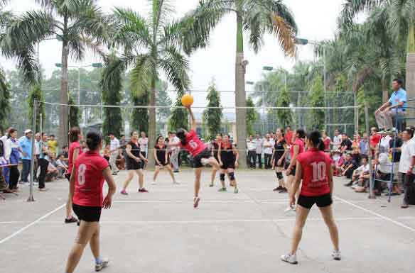 Cột đèn sân bóng chuyền 7 Cột đèn chiếu sáng sân bóng chuyền