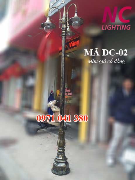Những mẫu cột đèn sân vườn hot không thể bỏ qua năm 2023 4 Cột đèn trang trí sân vườn DC-02