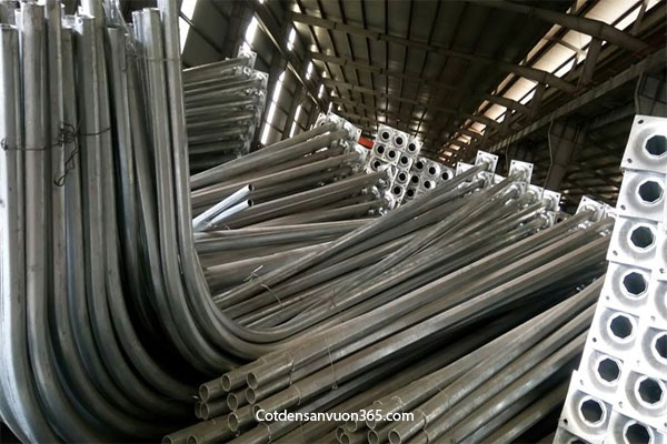 Nơi bán trụ đèn đường ở lâm đồng giá rẻ uy tín 25 Cot-den-cao-ap-7m-bat-giac-lien-can-don
