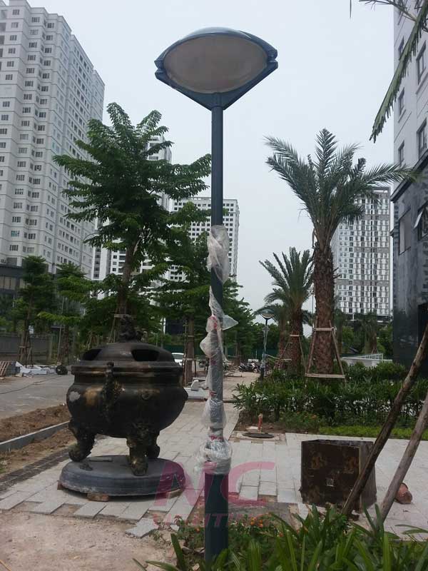Báo Giá Cột Đèn Chiếu Sáng Sân Vườn Giá Rẻ, Uy Tín 6 cot den trang tri san vuon giat cap lap den con mat