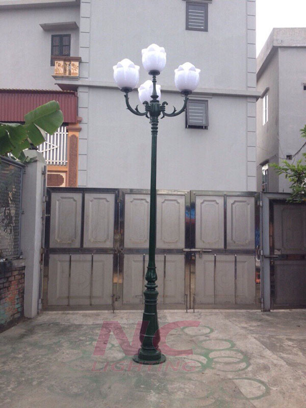 Báo Giá Cột Đèn Chiếu Sáng Sân Vườn Giá Rẻ, Uy Tín 5 Cot den san vuon DC-09 kieu dang hien dai bat mat