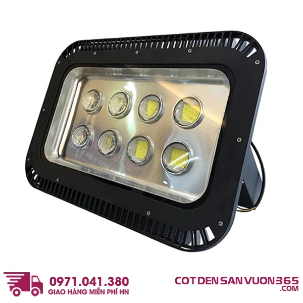 Đèn Pha Led 400W Mắt Lồi PNC11 1 Đèn Pha Led 400W Mắt Lồi PNC11-org
