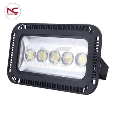 Đèn pha led 250W PNC40 1 mẫu đèn pha led 250W pnc40