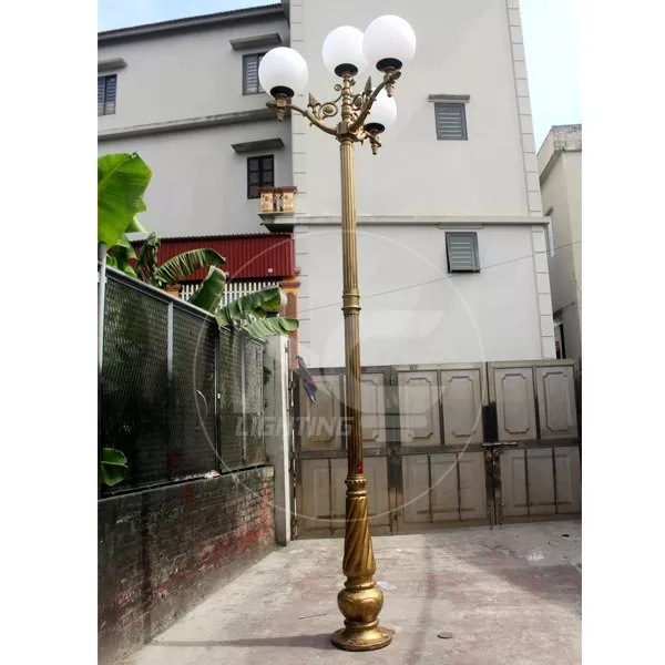 SANG CHẢNH 5 MẪU CỘT ĐÈN TRANG TRÍ NHÀ BIỆT THỰ ĐẸP 6 Cột đèn sân vườn Banian