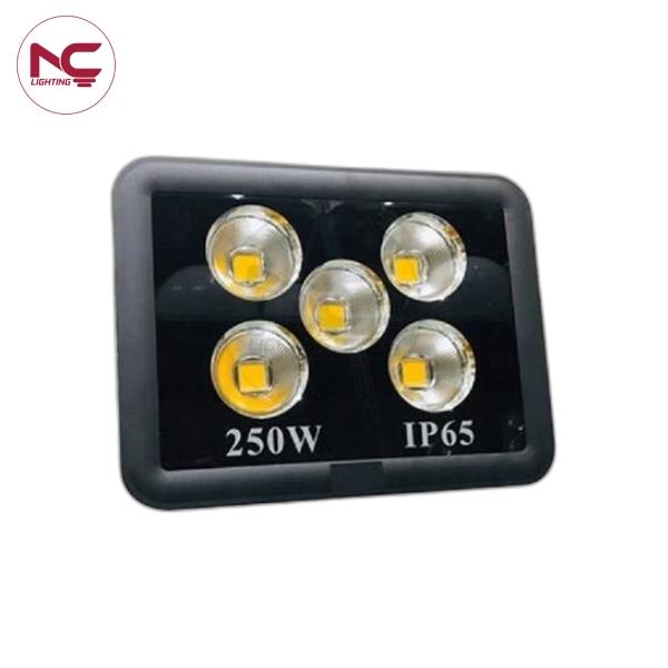 Đèn Pha Led PNC39 250W 1 Đèn led PNC-39